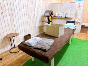 リファイン整骨院・整体院の施術ベッドの様子