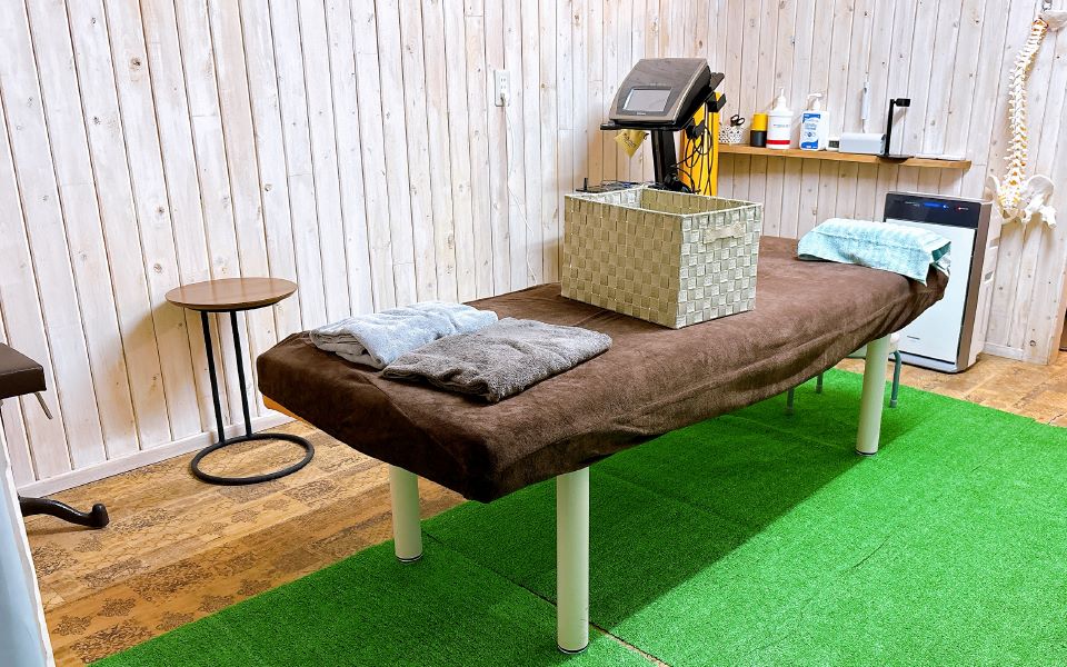 リファイン整骨院・整体院の施術ベッド