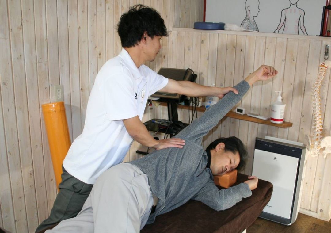 リファイン整骨院・整体院の施術の様子
